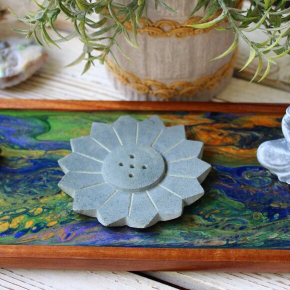 Incense Holder Tray Goddess with Amethyst, Clear Quartz and Blue Geode Crystals - Picture 6 of 6